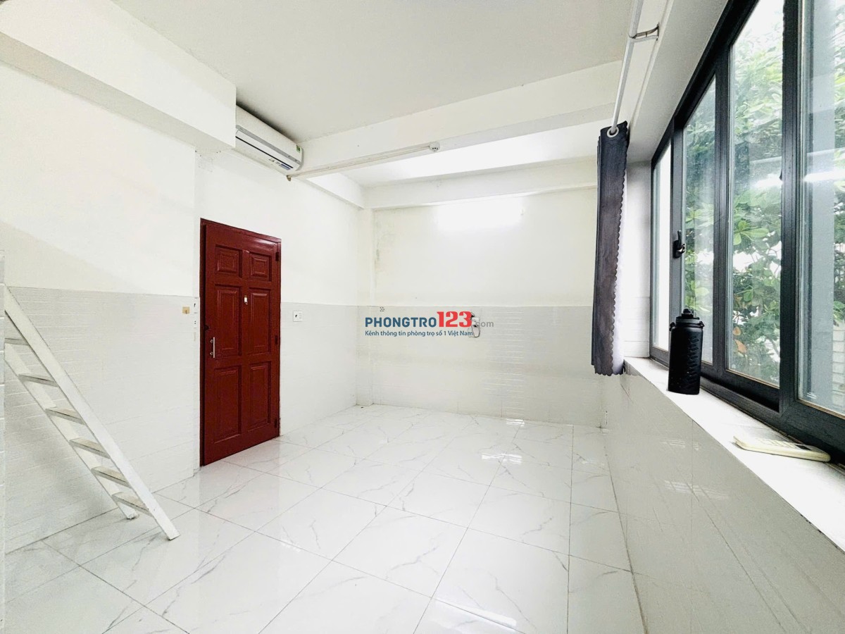 CHO THUÊ PHÒNG SẴN MÁY LẠNH - RỘNG 40M2 - CỬA SỔ TRỜI NGAY THỐNG NHẤT - LÊ ĐỨC THỌ -ĐH VĂN LANG