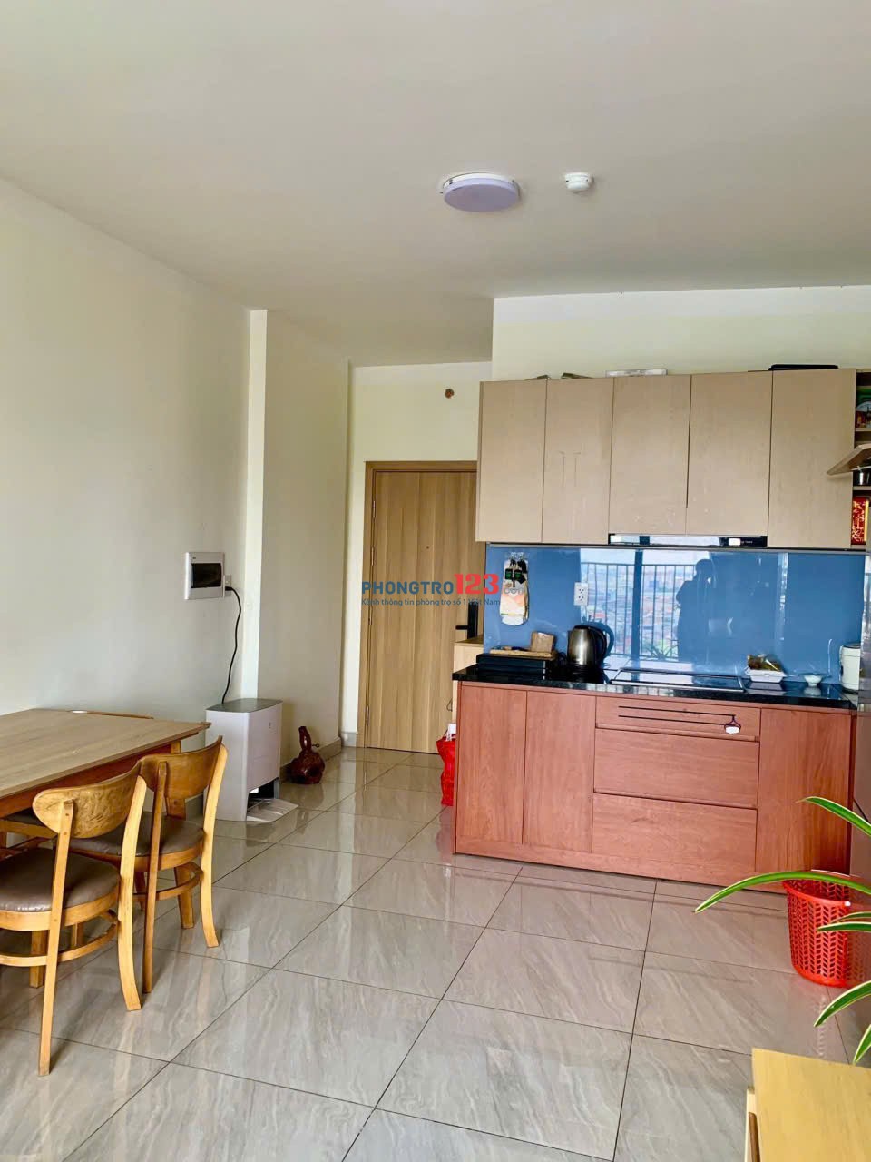Cho thuê C.c cao cấp Charmington La Pointe, Quận 10 - 3PN, giá thuê 25tr/tháng