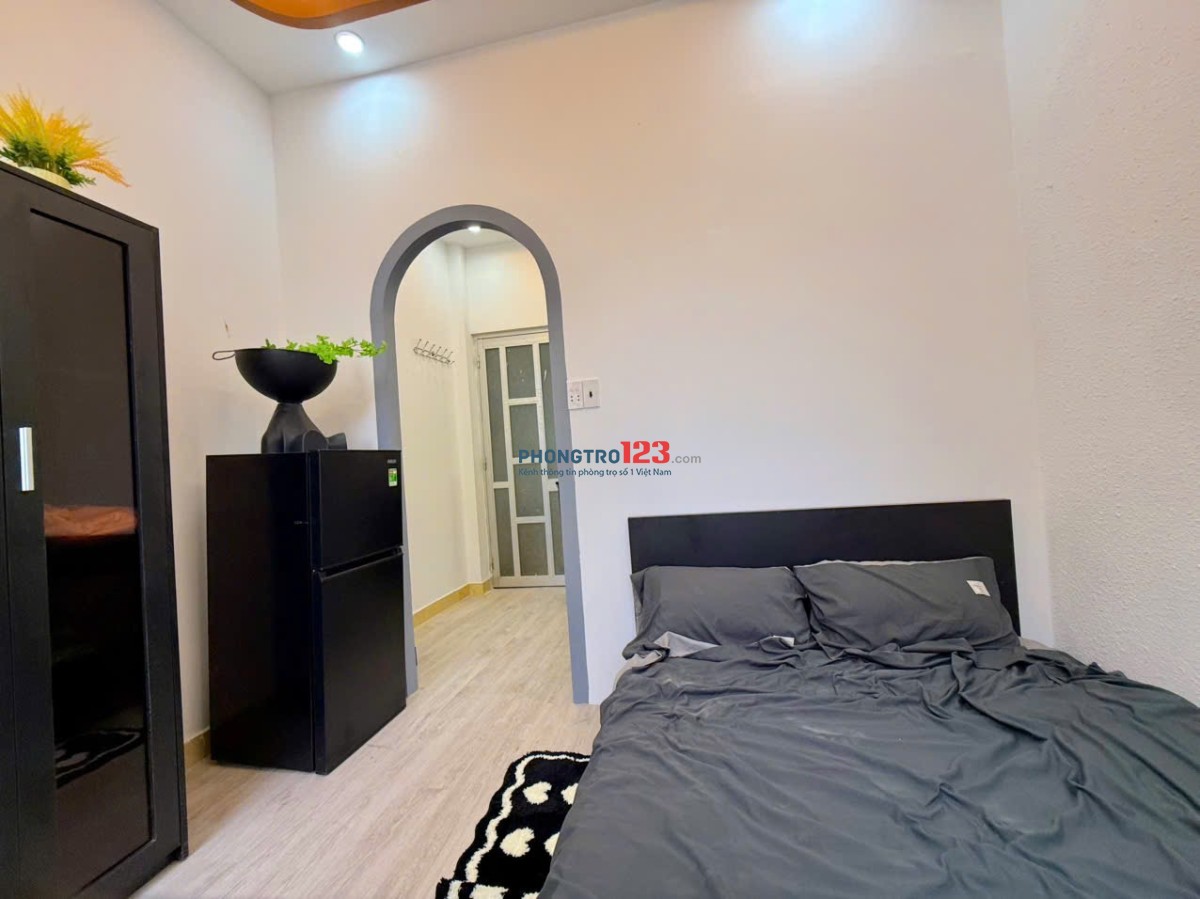 FULL NỘI THẤT CÓ BAN CÔNG GẦN ĐẠI HỌC MỞ, NGOẠI THƯƠNG, KINH TẾ, VĂN LANG, MỸ THUẬT,…