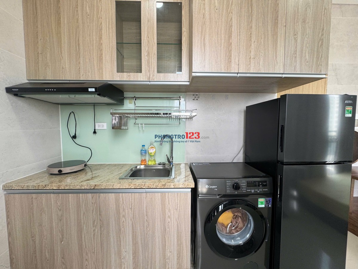PHÒNG BAN CÔNG LỚN-BẢO VỆ-THANG MÁY-FULL NỘI THẤT-MÁY GIẶT RIÊNG-XVNT GẦN HÀNG XANH UEF HUTECH UTH