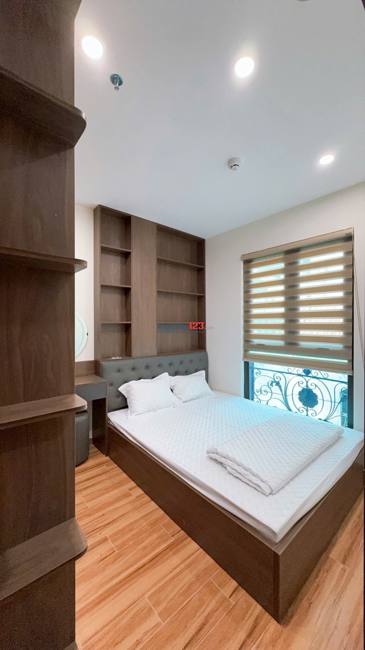 Chính chủ cho thuê 2 ngủ full đồ tại tây hồ, thoáng mát, sang trọng.