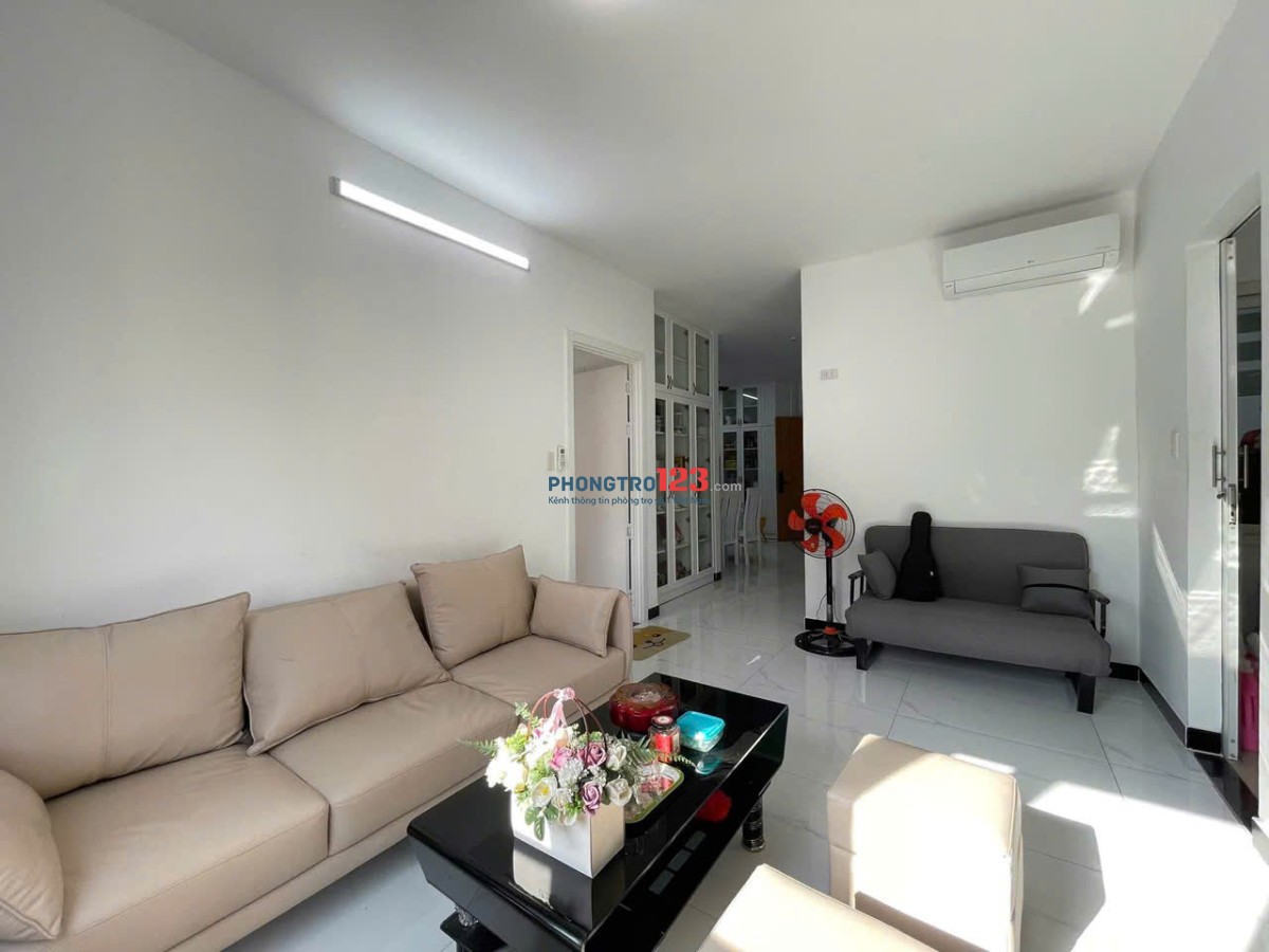 CC Central Plaza . Phạm Văn Hai . TB. DT 60m2 . 2PN Giá 13Tr5