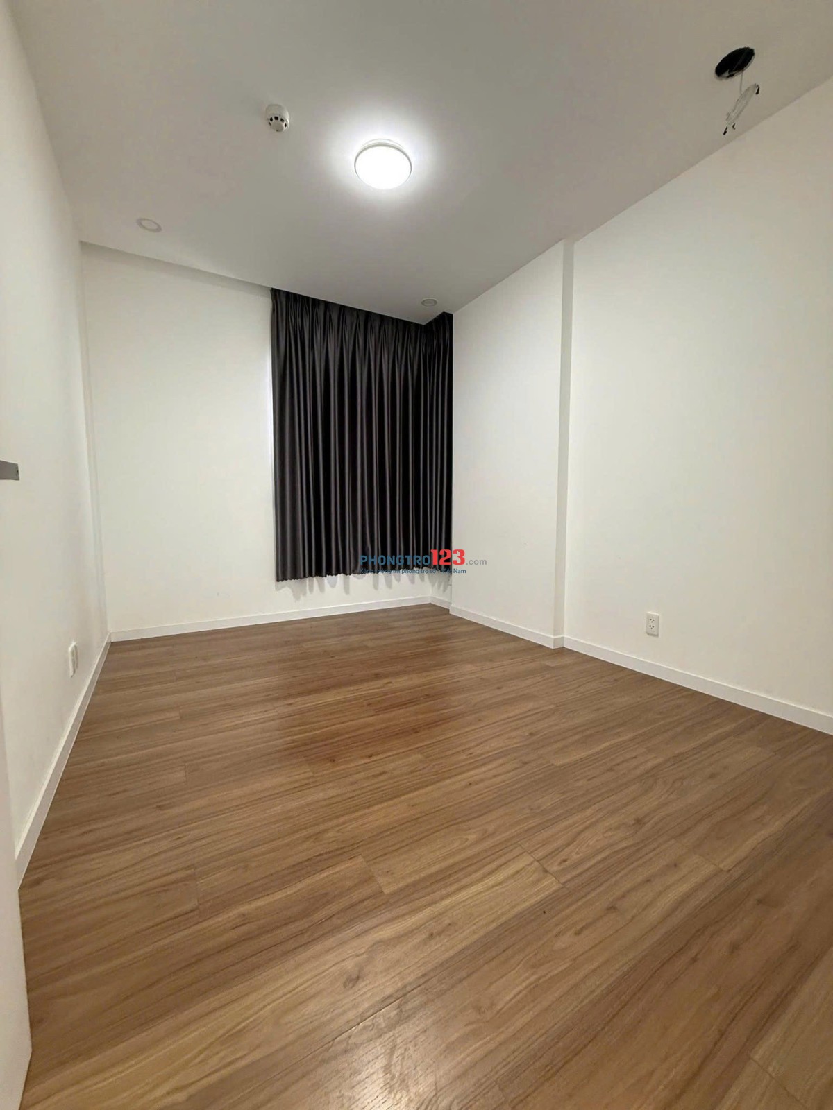 Chung cư Bàu Cát 2, 3PN, Ko nội thất 90m2, giá thuê 11,5 tr/tháng.