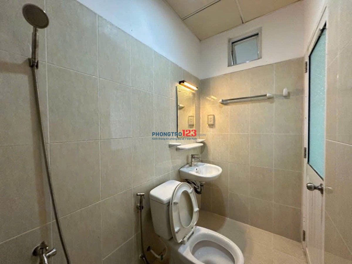 Chung cư Bưu Điện-Lý Thường Kiệt: căn 3p ngủ, 2wc, giá 11tr/tháng