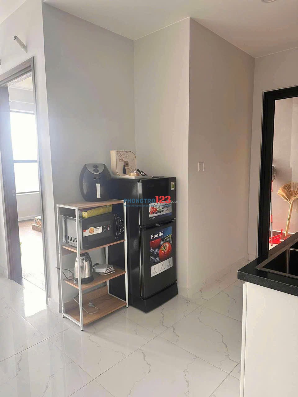 Cc Nguyễn Thượng Hiền ,BT. DT 70m2 2PN , NTCB , Giá 10Tr