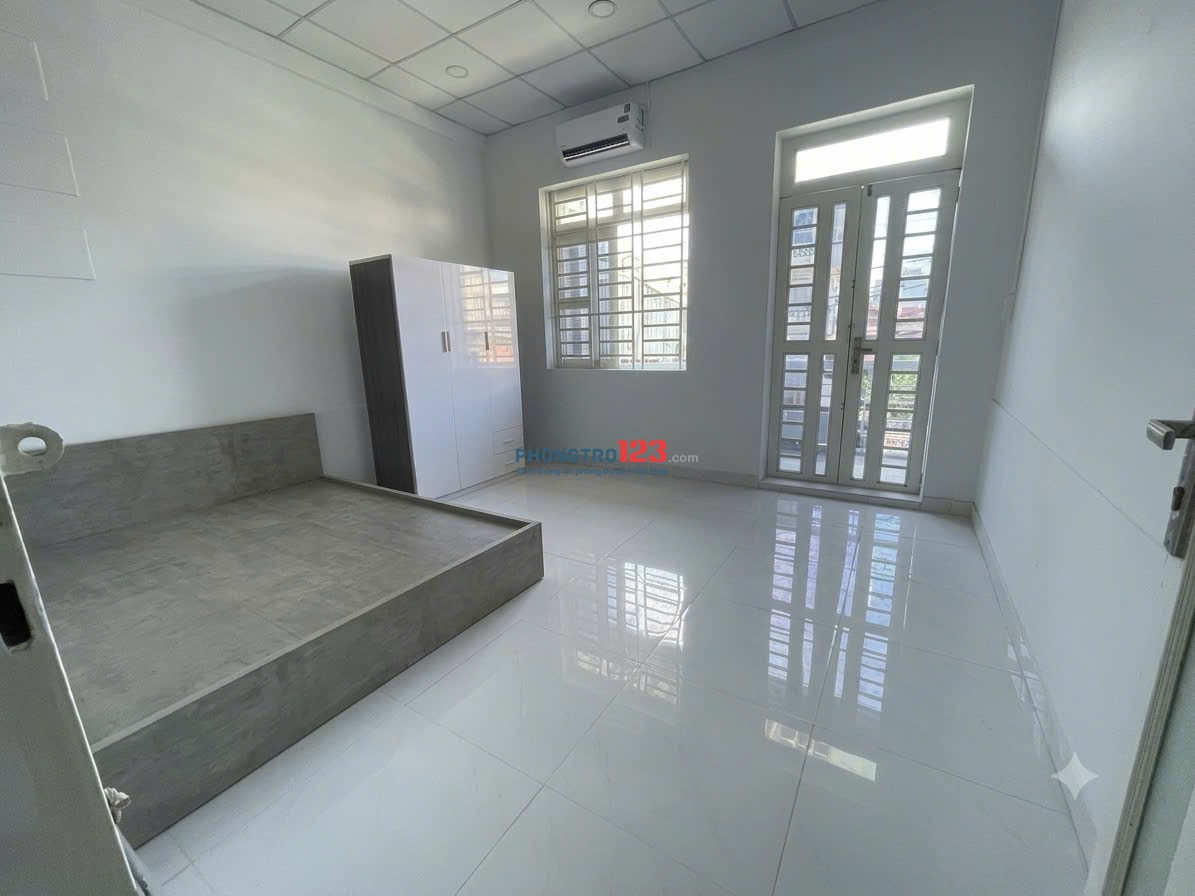 Căn hộ full nội thất - Ban công - 200m ra Aeon Mall Tân Phú - Gần ĐH Công Thương