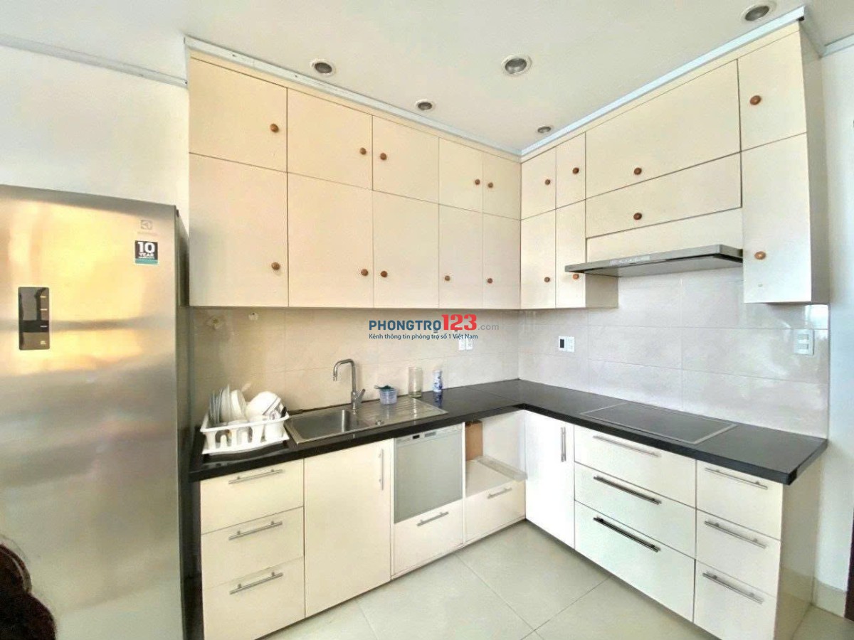 Central Plaza-Ban công, Nội thất cao cấp, 80m2 ,2PN Giá thuê 13.5 tr/tháng