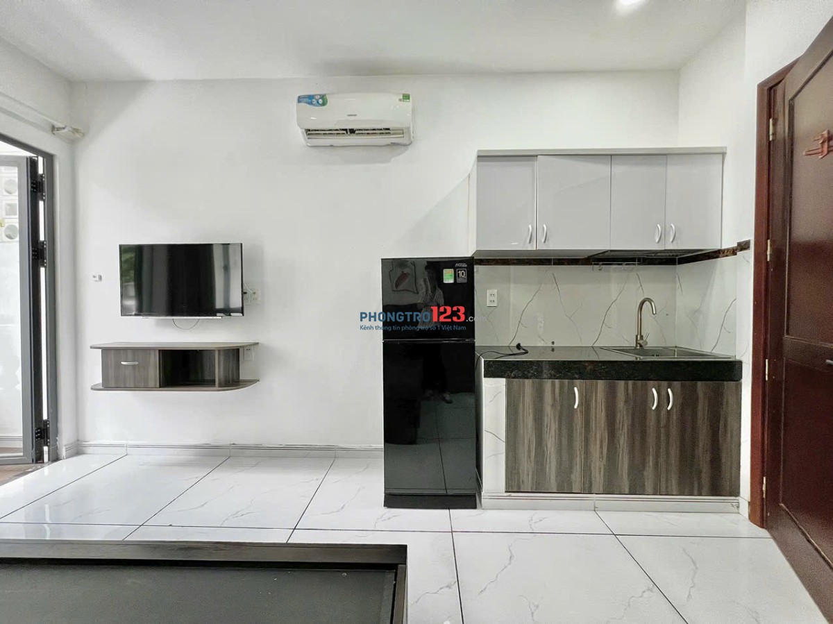 Cho thuê căn hộ ban công gần chợ bà Chiểu Nguyễn Văn Đậu Bình Thạnh