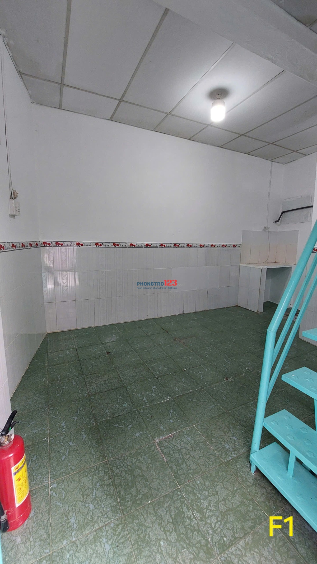 Phòng 26m2 mặt tiền hẻm dạng 1 trệt + 1 lầu, xe dắt vô phòng