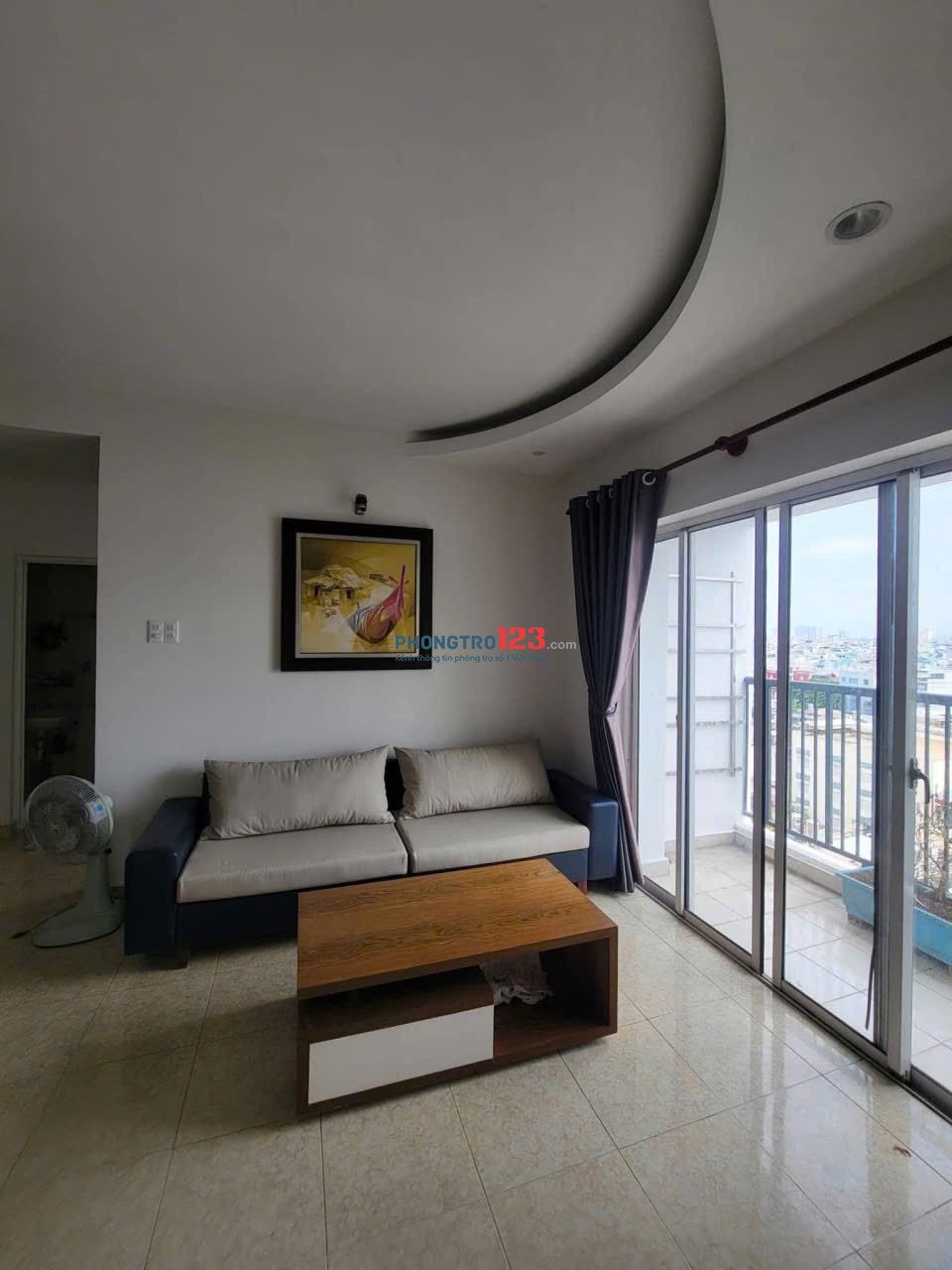 Căn 3 phòng ngủ sẵn nội thất C/c Hoa Sen - Lạc Long Quân giá 15tr/tháng