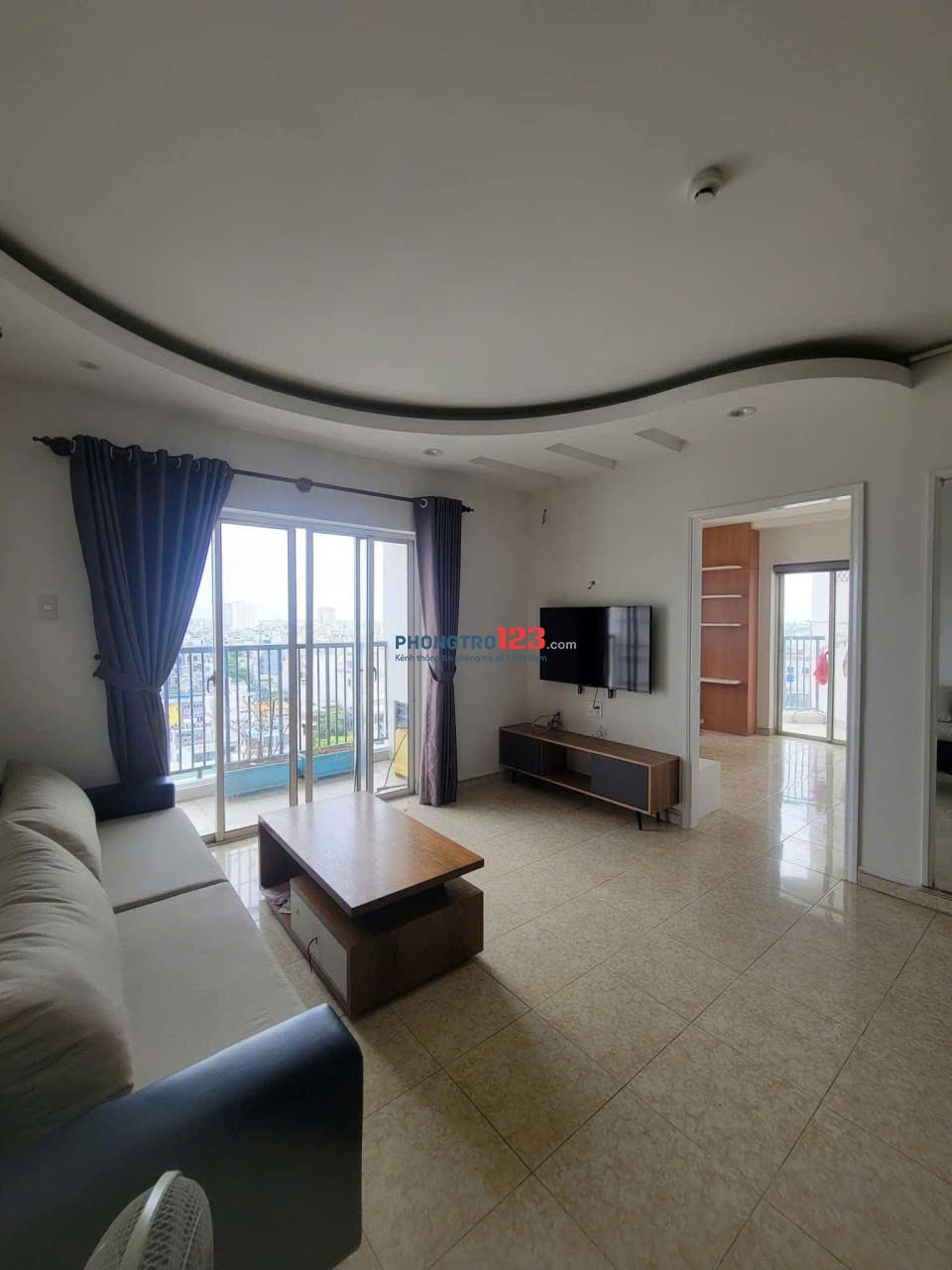 Căn 3 phòng ngủ sẵn nội thất C/c Hoa Sen - Lạc Long Quân giá 15tr/tháng
