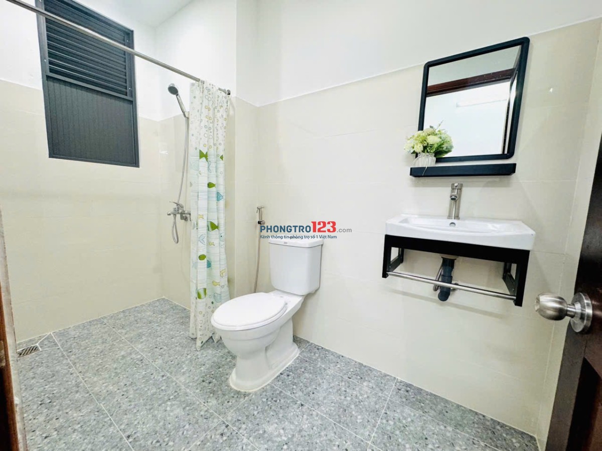 FULL NỘI THẤT SIÊU RỘNG NGUYỄN HỮU CẢNH GẦN CÁC TRƯỜNG ĐẠI HỌC HÀNG XANH SÁT QUẬN 1 TIỆN NGHI