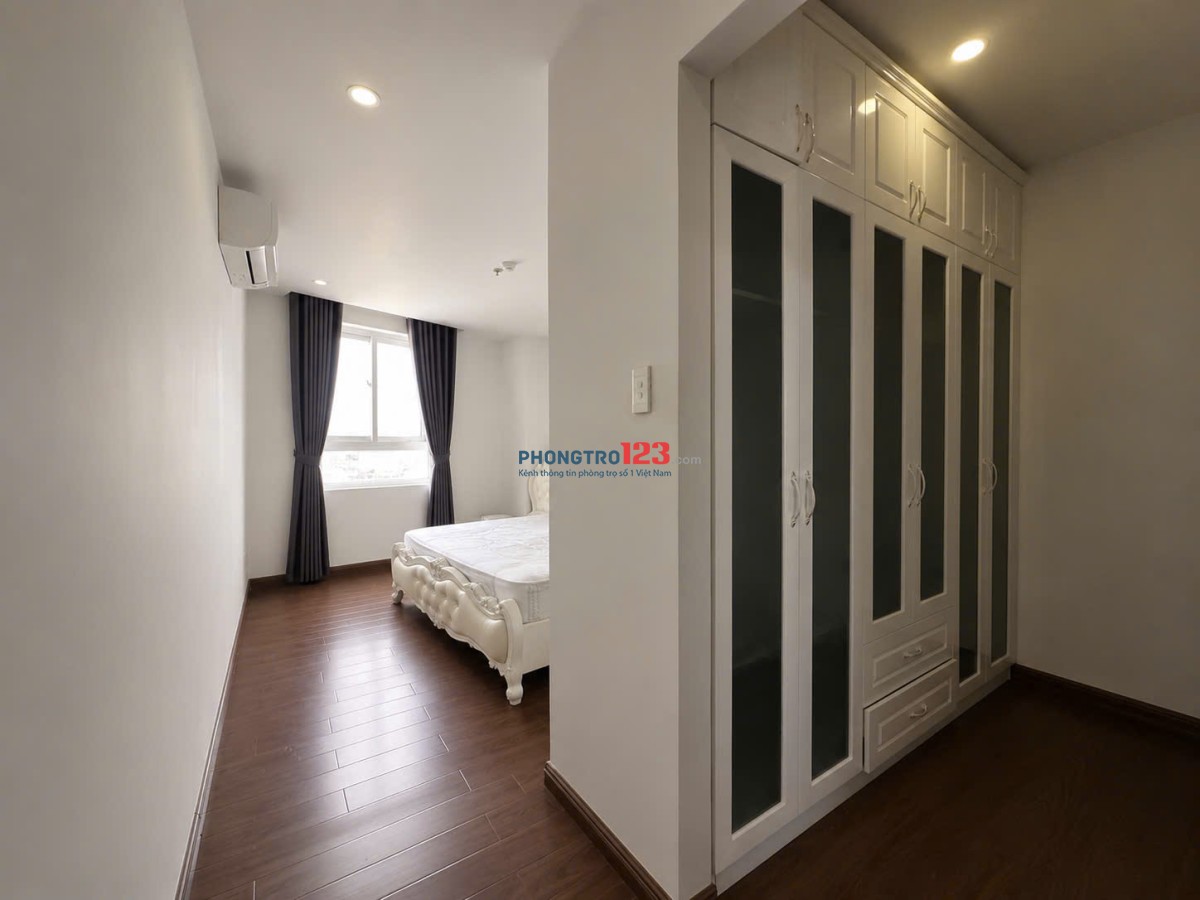 Cho thuê căn hộ chính chủ 2PN + 2WC rộng sẵn nội thất cơ bản, nằm ngay vị trí trung tâm thành phố