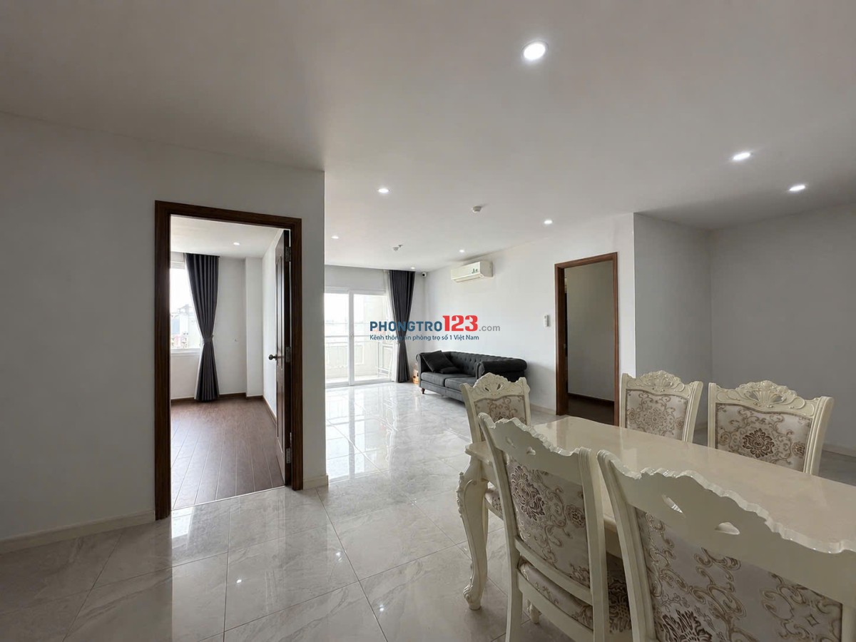 Cho thuê căn hộ chính chủ 2PN + 2WC rộng sẵn nội thất cơ bản, nằm ngay vị trí trung tâm thành phố