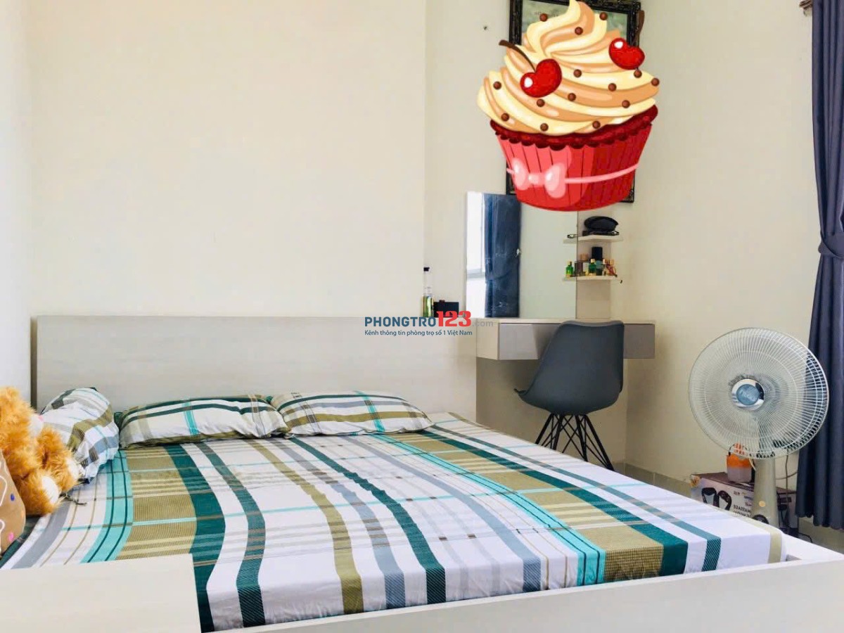 Chung cư Phú Thạnh, Nguyễn Sơn, TP: 70m2, 2p ngủ, 8tr, nội thất