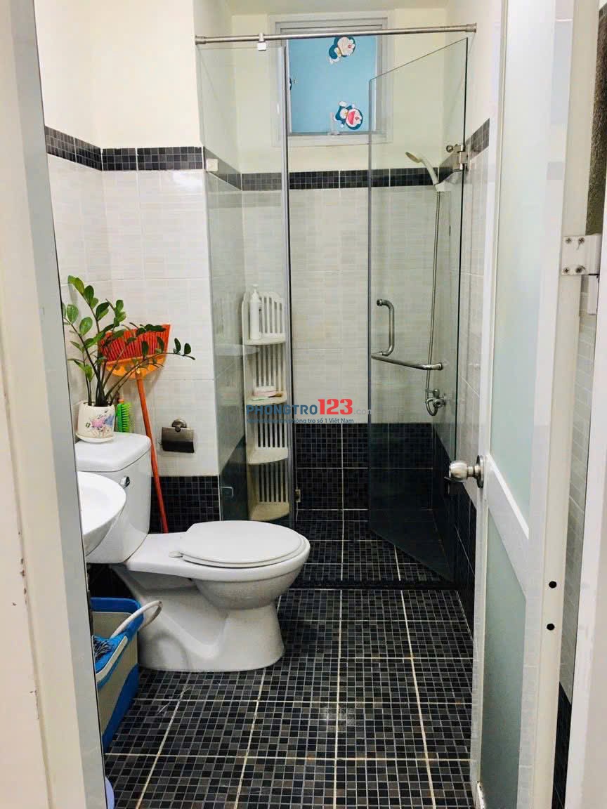 Chung cư Phú Thạnh, Nguyễn Sơn, TP: 70m2, 2p ngủ, 8tr, nội thất