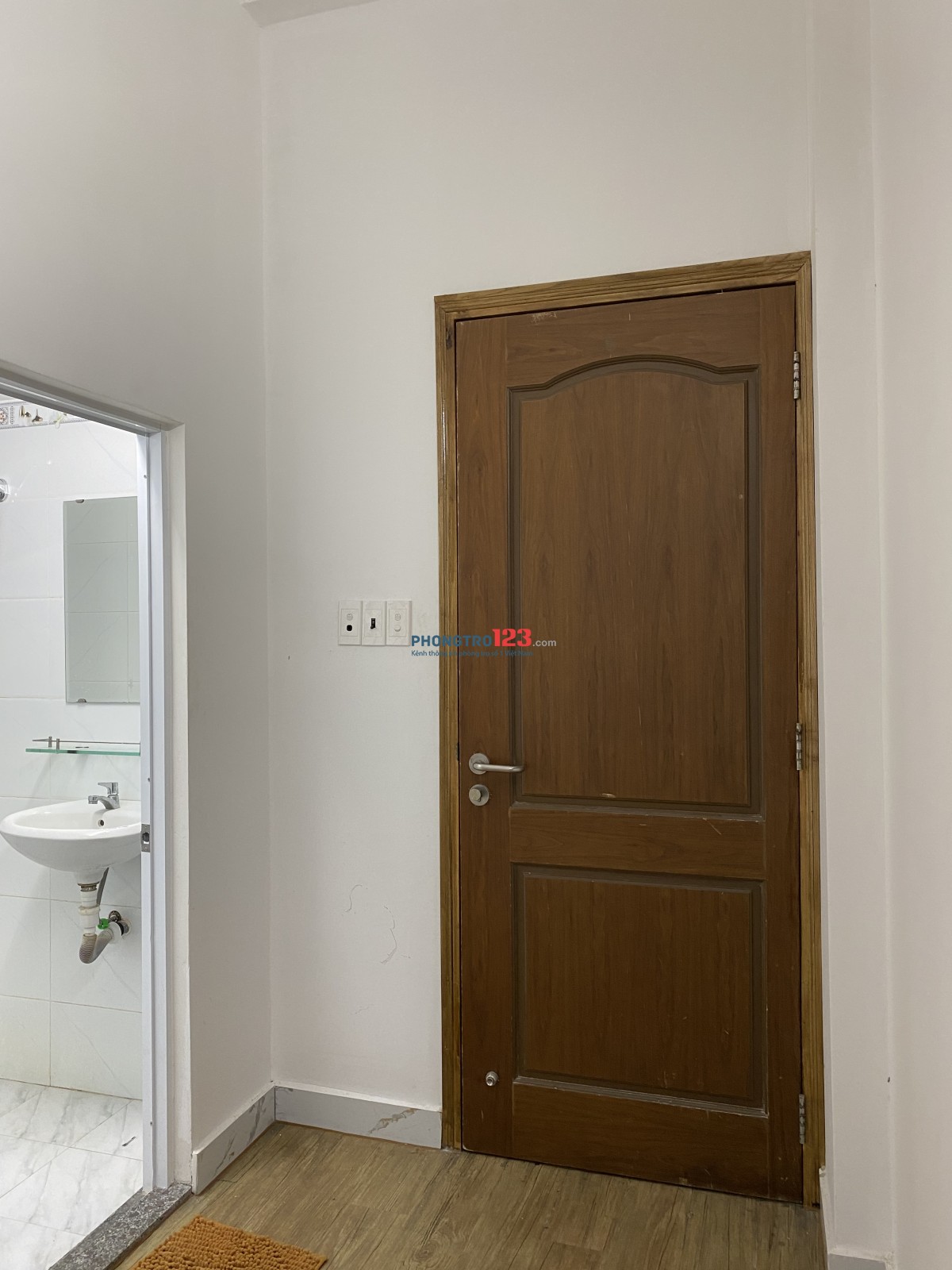 Cho thuê phòng trọ cao cấp có máy lạnh, gác lửng đầy đủ tiện nghi. Giá 3,8 triệu