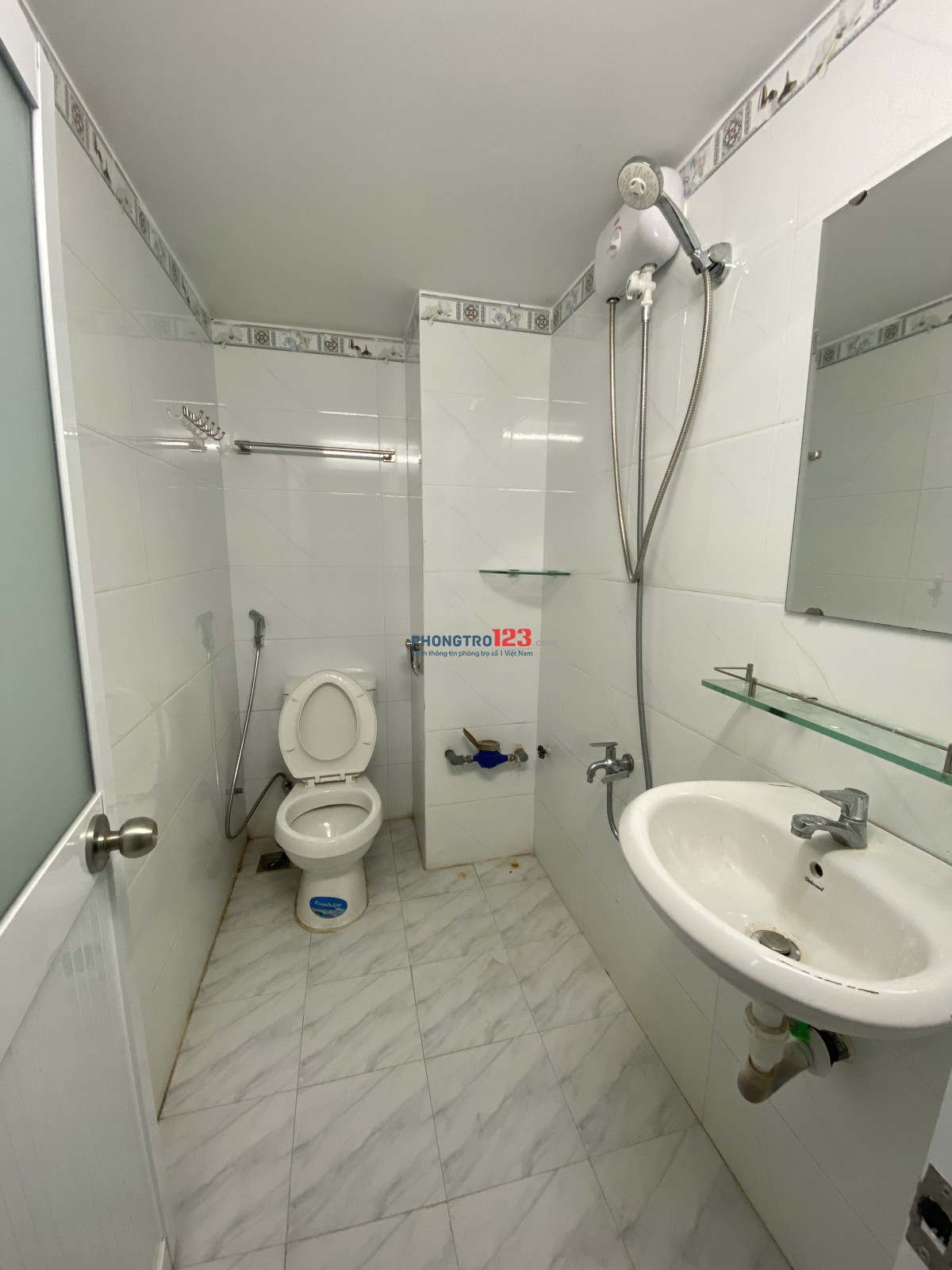 Cho thuê phòng trọ cao cấp có máy lạnh, gác lửng đầy đủ tiện nghi. Giá 3,8 triệu