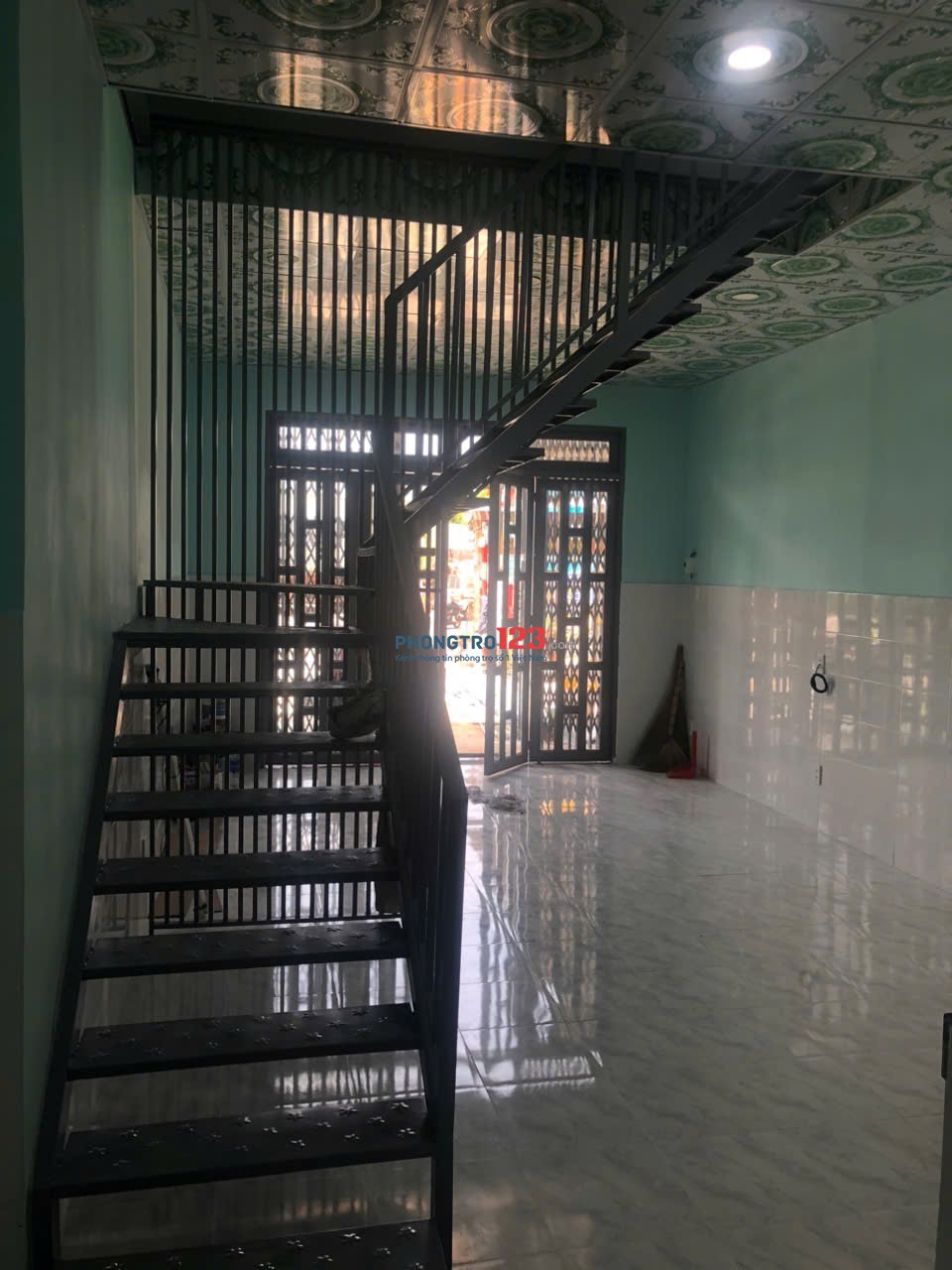 Cho thuê nhà nguyên căn. Đầu đường tân thới hiệp 21 và quốc lộ 1