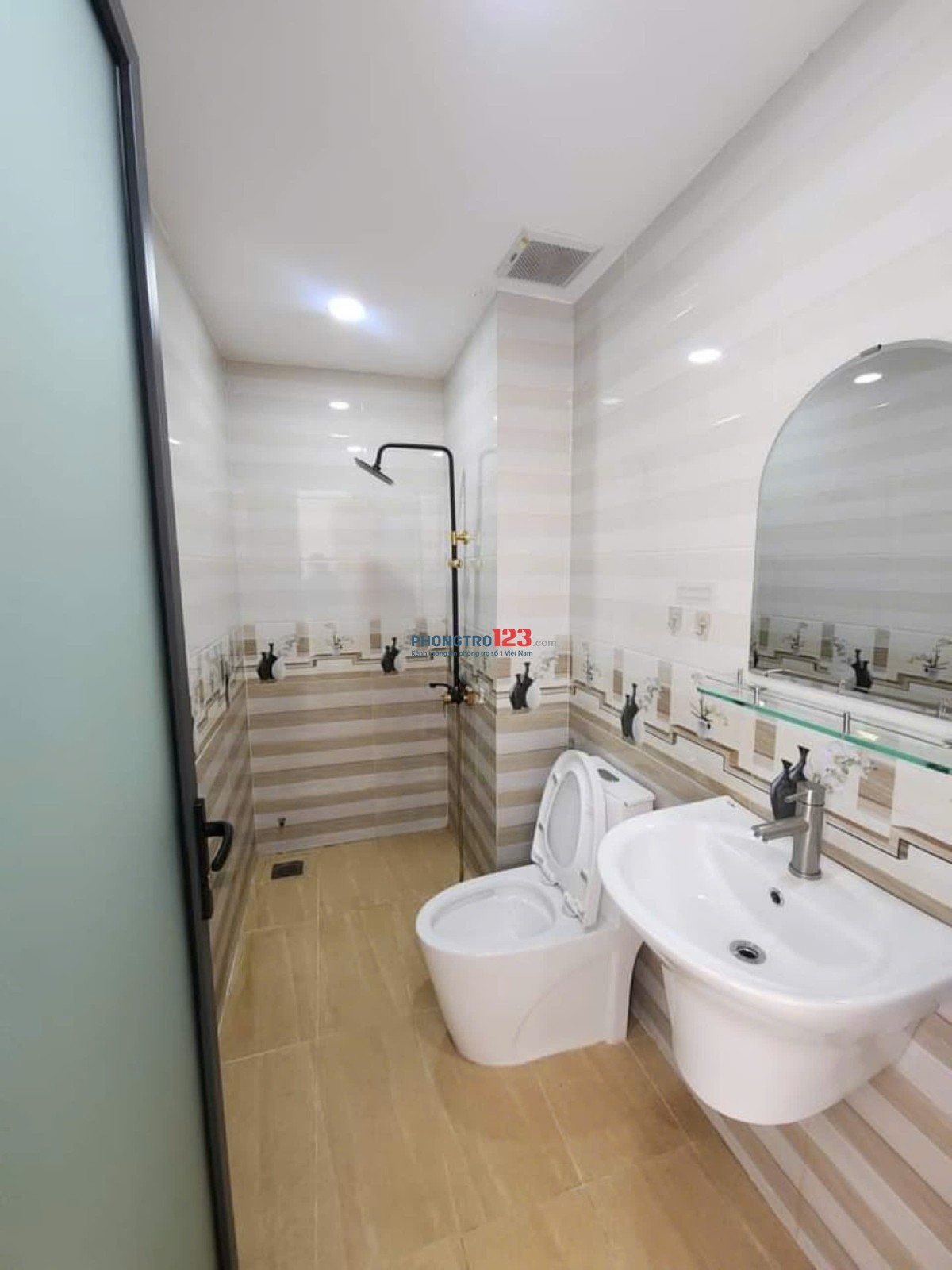 PHÒNG BAN CÔNG SIÊU THOÁNG NẮNG TẠI BÌNH THẠNH - GIÁ CỰC TỐT!