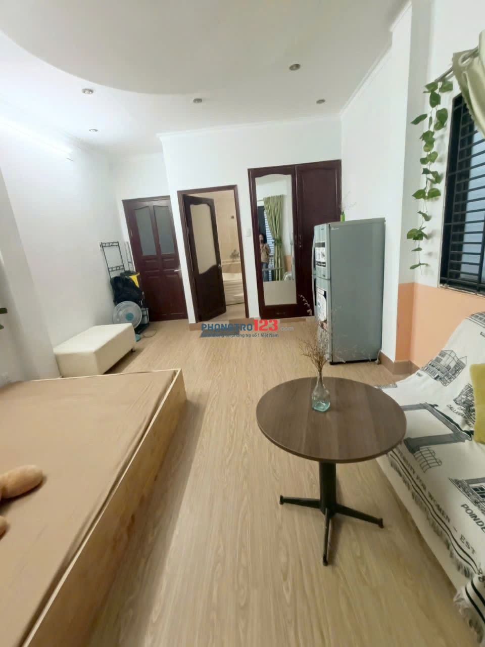 Mã P06 giá 6tr5 Studio ban công 25m2 có cửa sổ rộng, lầu 2.5 (qua tầng lửng)