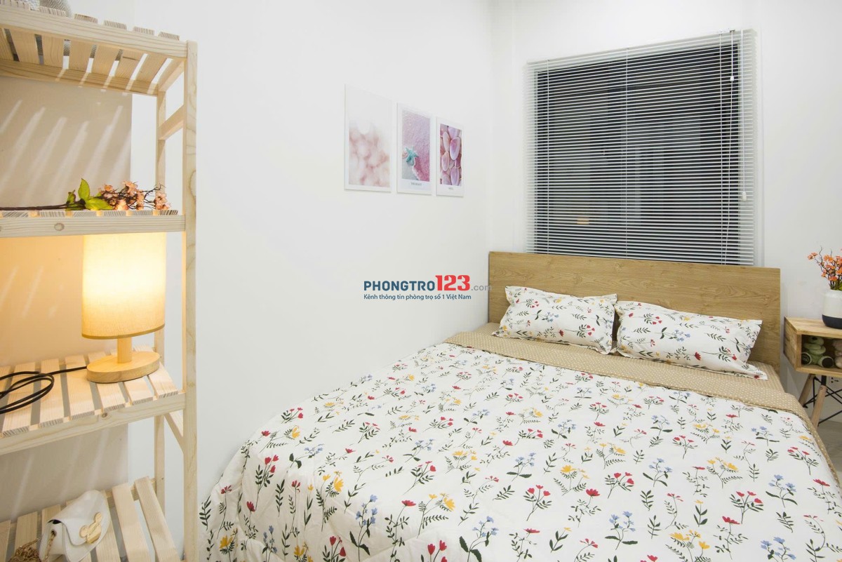 Căn Hộ Cửa Sổ Full Nội Thất - Nhà Thang Máy - Vũ Huy Tấn - Gần Chợ Bà Chiểu, Phan Xích Long