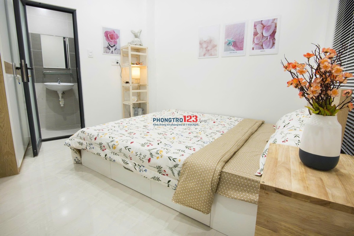 Căn Hộ Cửa Sổ Full Nội Thất - Nhà Thang Máy - Vũ Huy Tấn - Gần Chợ Bà Chiểu, Phan Xích Long