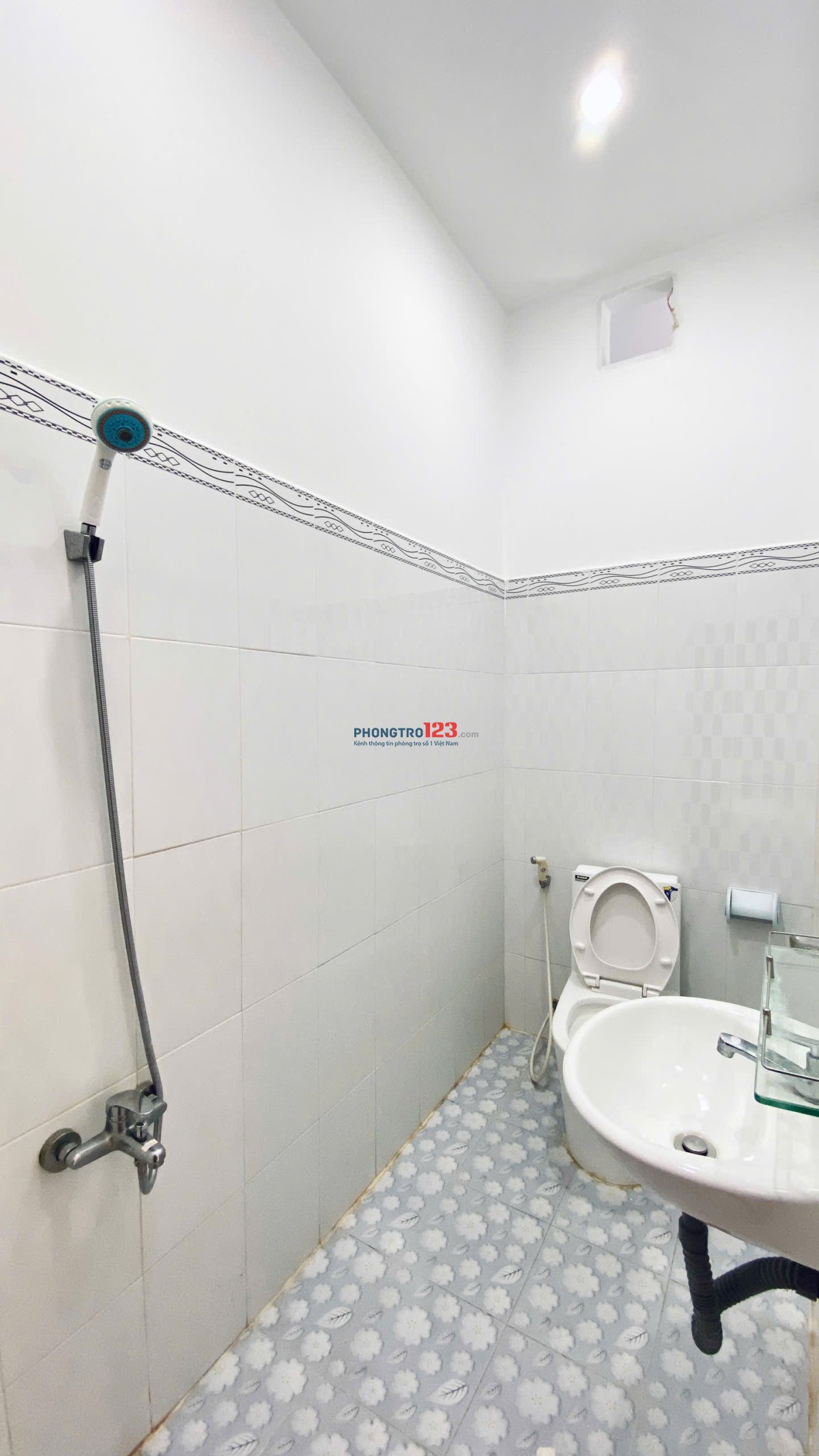 Ký túc xá Quận 5 – Bao điện nước – Gần ĐH Sài Gòn 100m