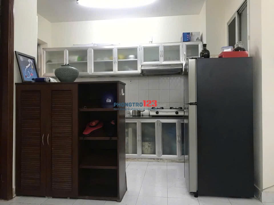 Cho thuê căn hộ 10A Trần Nhật Duật, Tân Định căn 63m2-2p ngủ, NTCB, 10tr/tháng