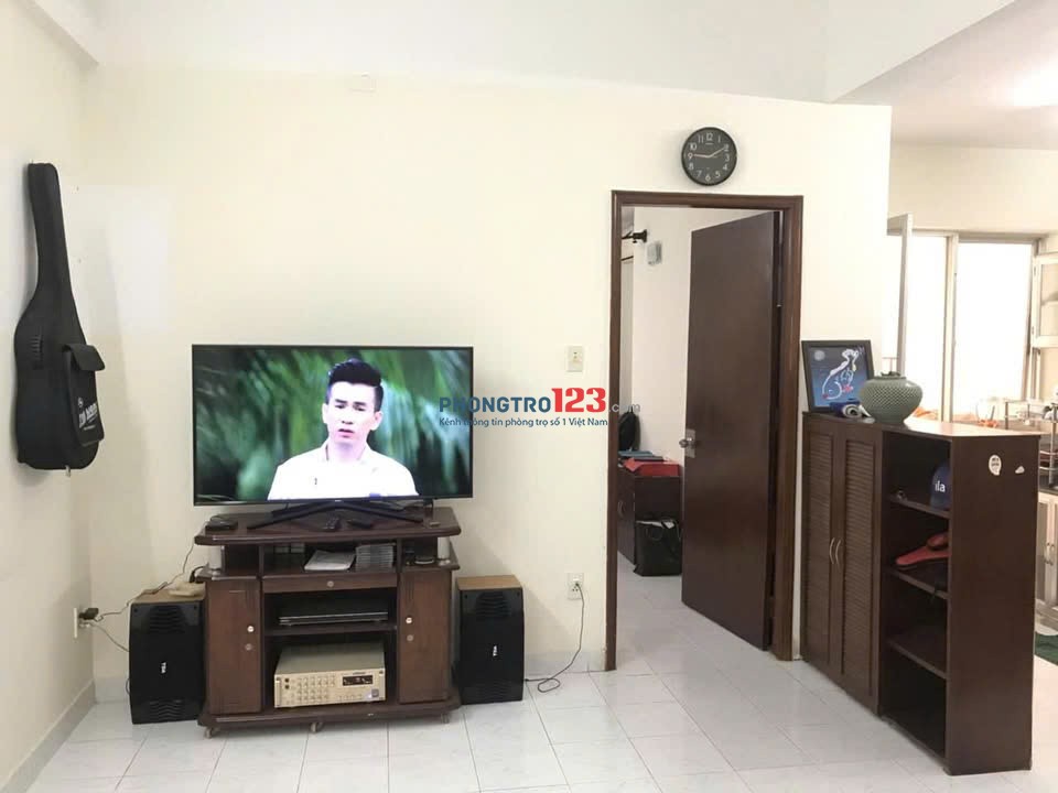 Cho thuê căn hộ 10A Trần Nhật Duật, Tân Định căn 63m2-2p ngủ, NTCB, 10tr/tháng