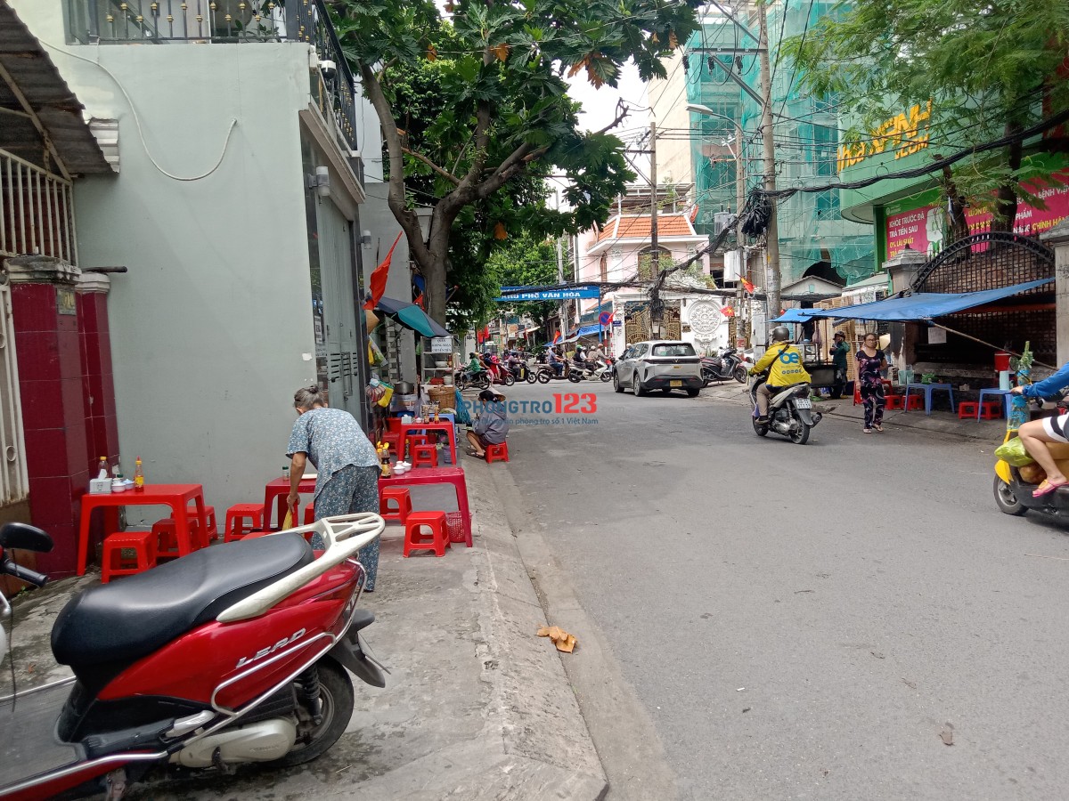 Cần cho thuê phòng trong nhà nguyên căn ngay mặt tiền đường gần công viên làng hoa