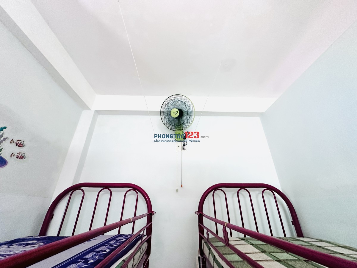 Phòng DORM rèm riêng, gần biển, gần chợ Xóm Mới