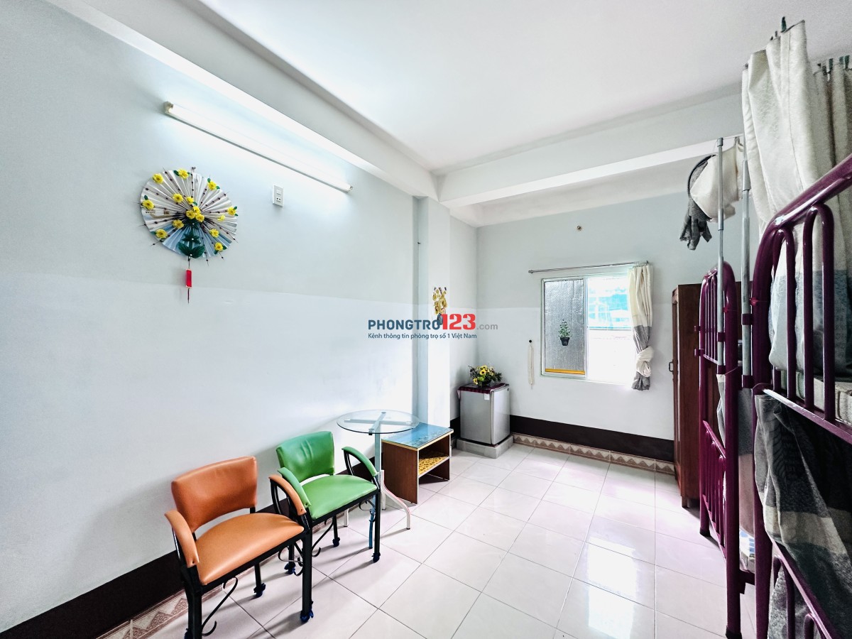 Phòng DORM rèm riêng, gần biển, gần chợ Xóm Mới