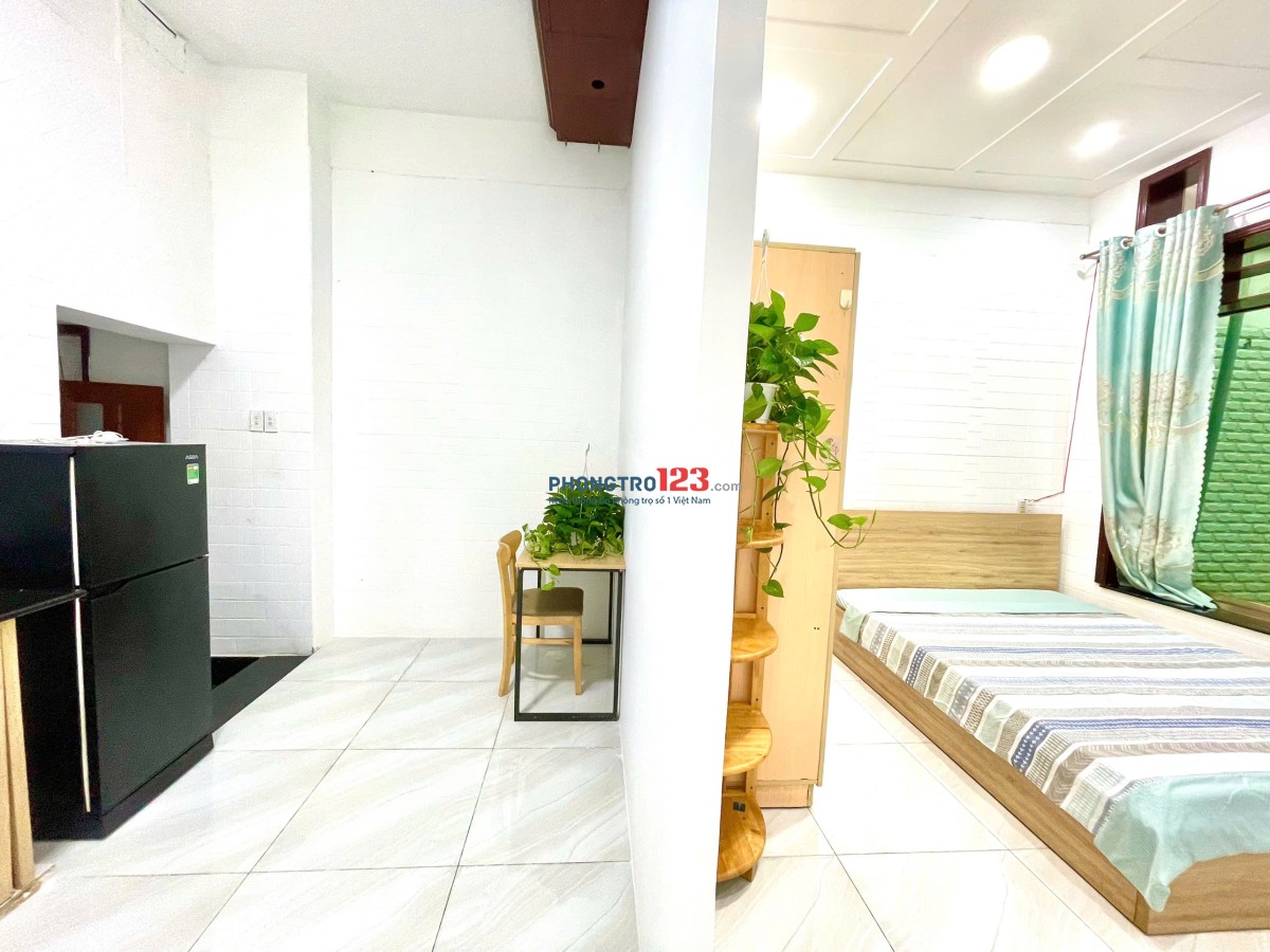 FULL NỘI THẤT GIÁ CỰC MỀM MẶT TIỀN BẠCH ĐÀNG BÌNH THẠNH GẦN CÁC TRƯỜNG ĐẠI HỌC LỚN CÓ BAN CÔNG