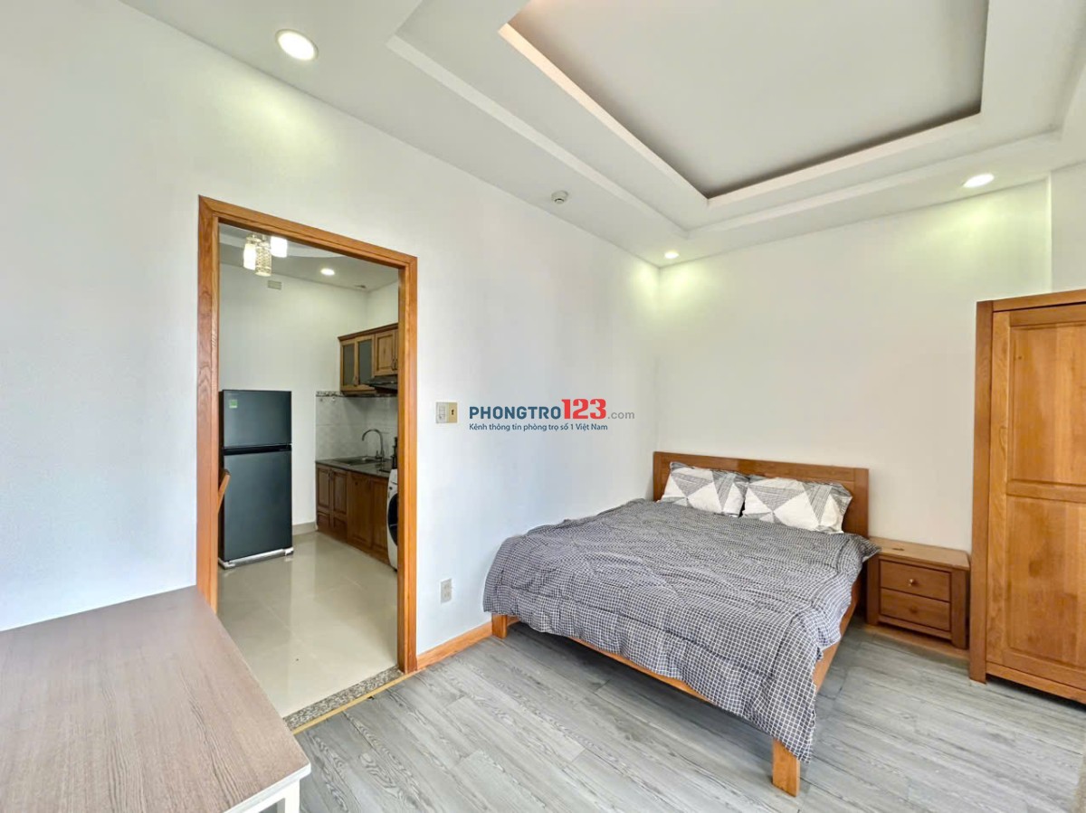 CĂN HỘ BAN CÔNG 1PN FULL NỘI THẤT, GIÁ HẤP DẪN NGAY CỐNG QUỲNH QUẬN 1