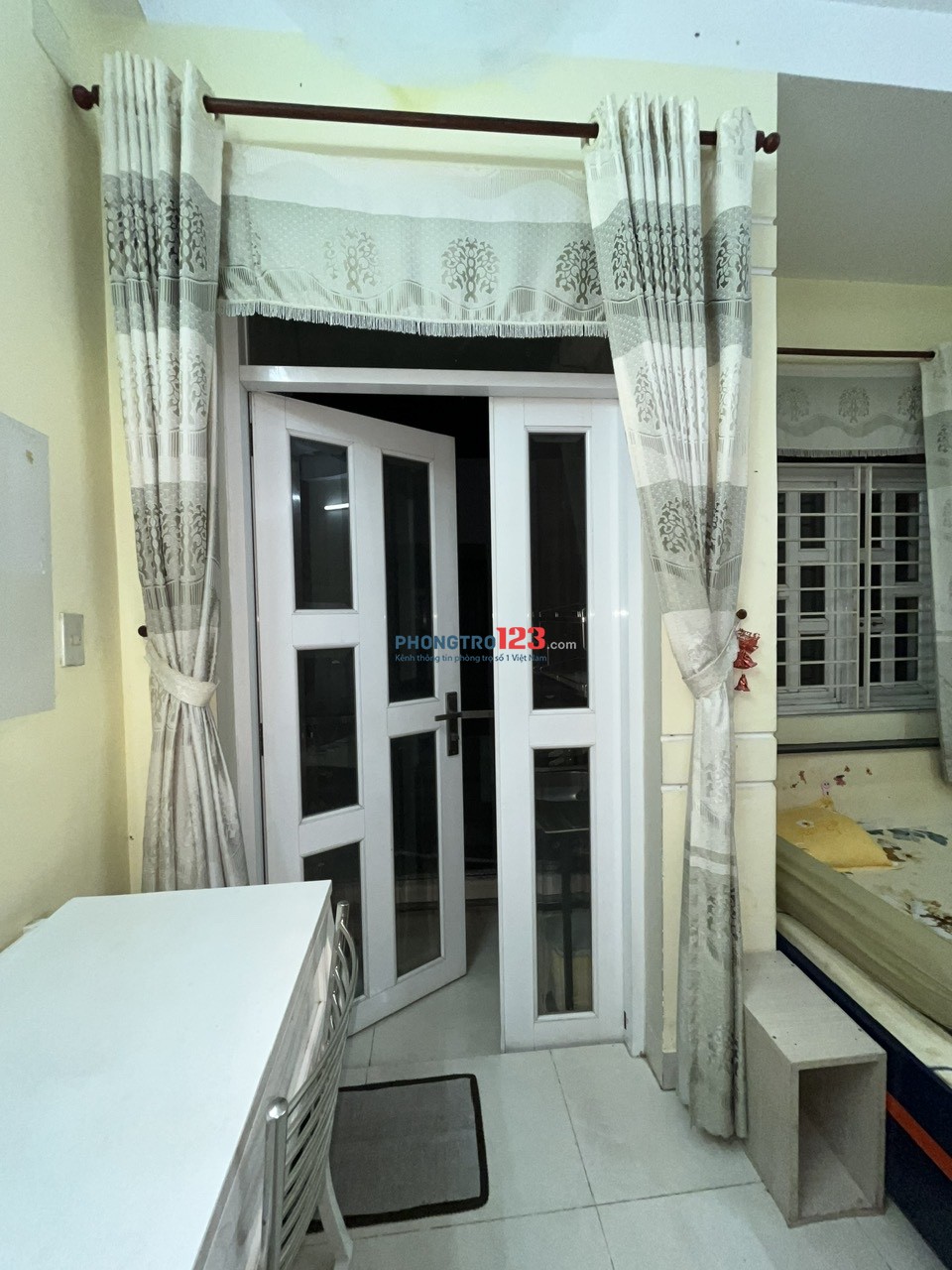 Cho thuê phòng có ban công 41 Lê Đình Quản, P. Cát Lái. Có máy lạnh, nước nóng NLMT,... chỉ 3.5tr