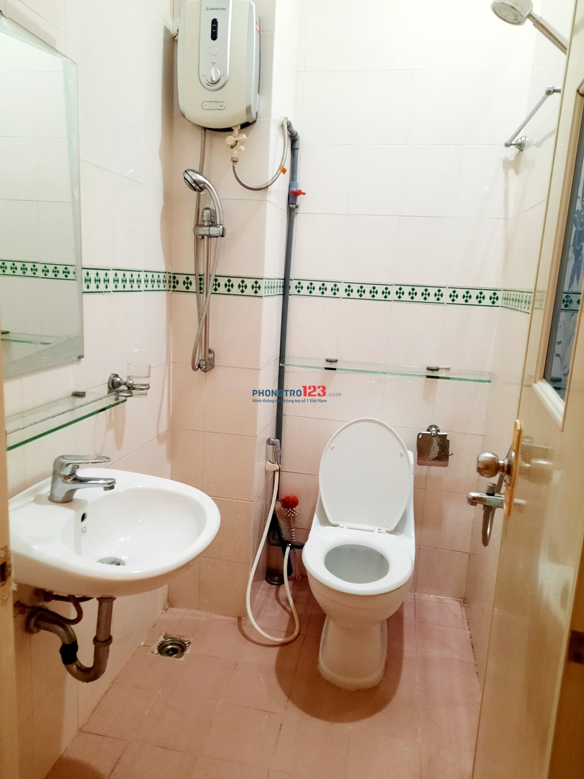 Cho Thuê Phòng Q3 .rộng rãi thoải mái.cửa sổ ban công.2tr6
