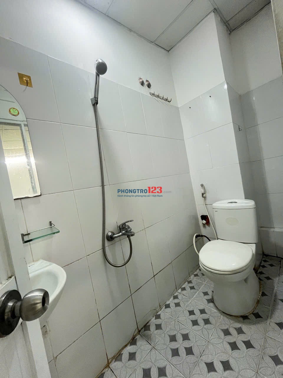 STUDIO THOÁNG CÓ BAN CÔNG GẦN TDTU, RMIT, UFM, GẦN CỬA HÀNG TIỆN LỢI VÀ CHỢ, NGAY GẦN TRUNG TÂM