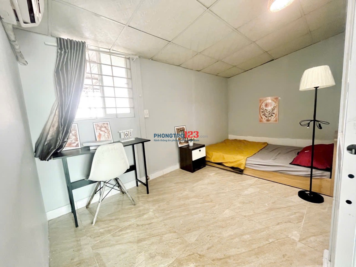 STUDIO THOÁNG CÓ BAN CÔNG GẦN TDTU, RMIT, UFM, GẦN CỬA HÀNG TIỆN LỢI VÀ CHỢ, NGAY GẦN TRUNG TÂM