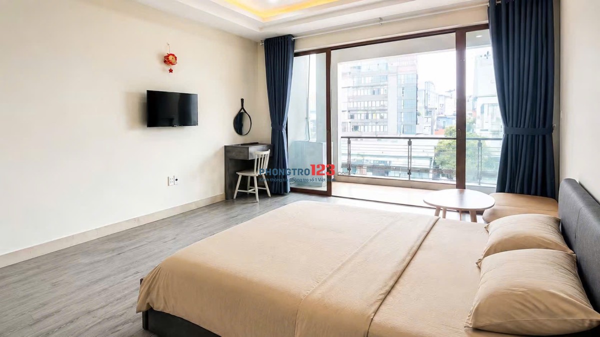 Cho thuê căn hộ có máy giặt riêng, ban công lớn gần ngã tư hàng xanh. Trung tâm quận Bình Thạnh
