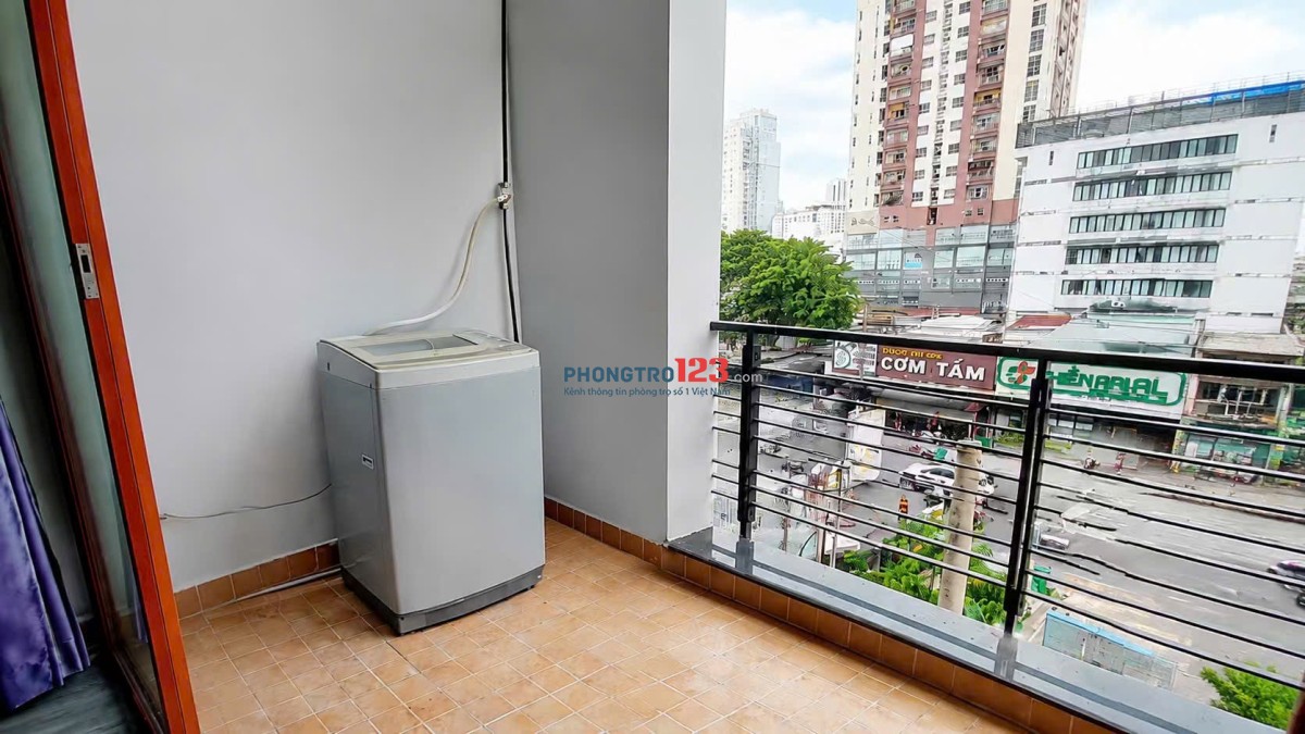Cho thuê căn hộ có máy giặt riêng, ban công lớn gần ngã tư hàng xanh. Trung tâm quận Bình Thạnh