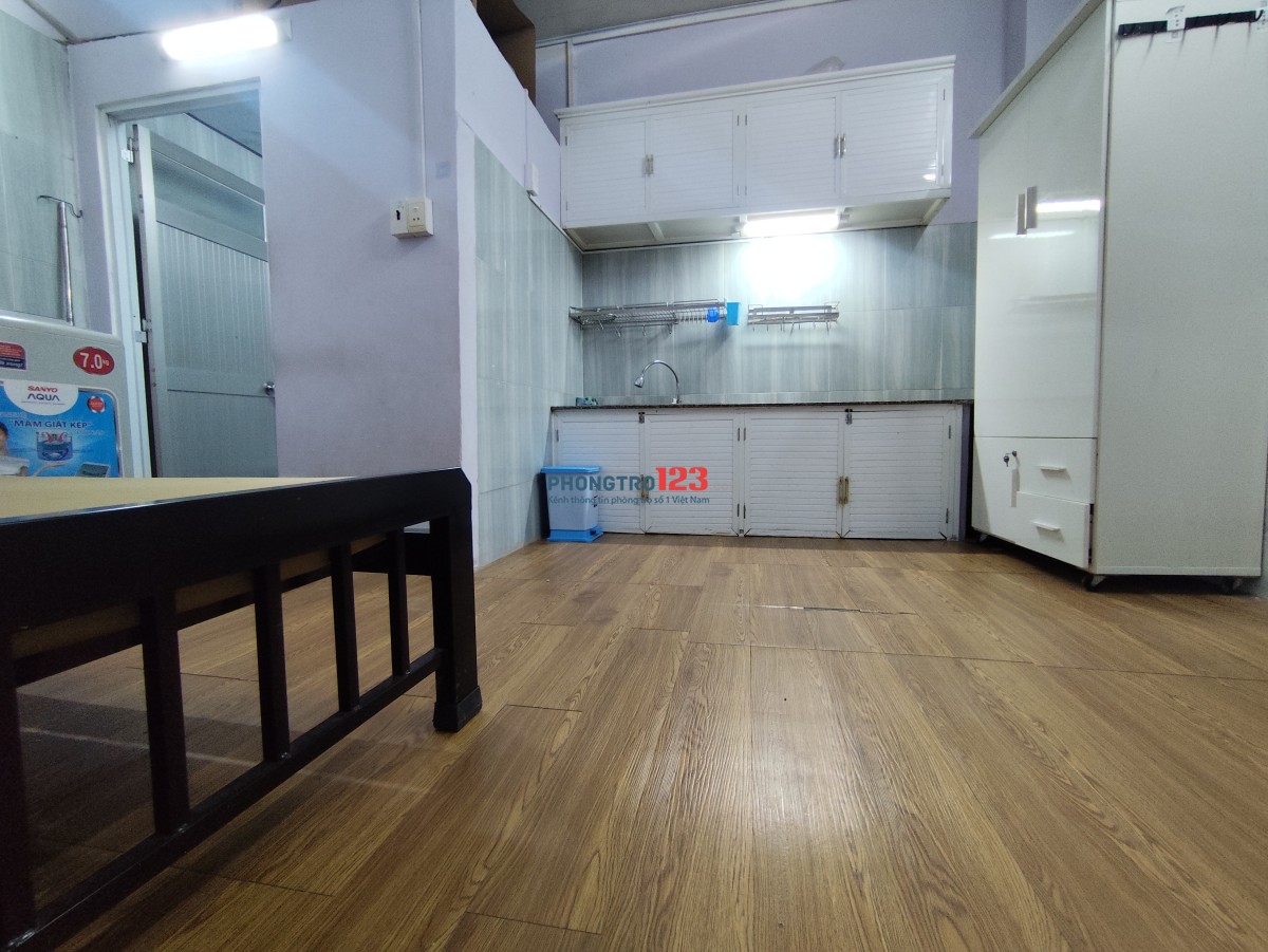 Phòng tối đa 2 người 2 xe. 4,5tr. Ko chung chủ