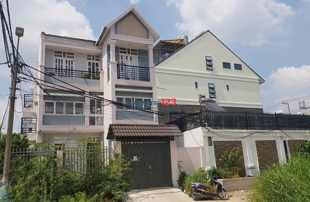 Cho thuê căn hộ mini trung tâm SG, khu an ninh, có sân vườn thoáng mát