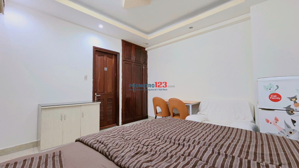 Phòng full nội thất 28m2, tầng trệt, ngay Hàng Xanh !!!