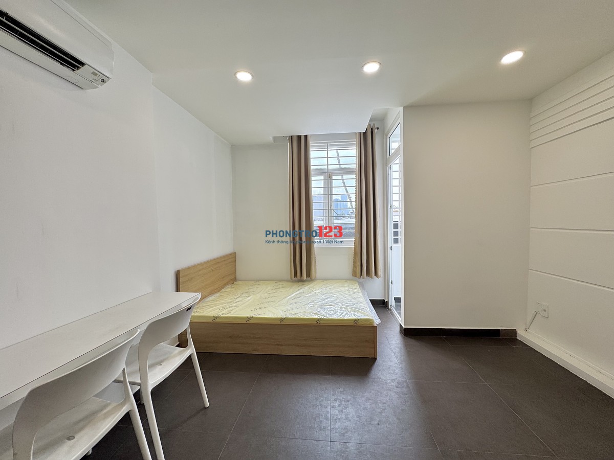Cho thuê phòng trọ mới 100% balcony ngay N4 Hàng Xanh - Landmark 81 - cầu Thị Nghè - ĐH Hutech - UEF