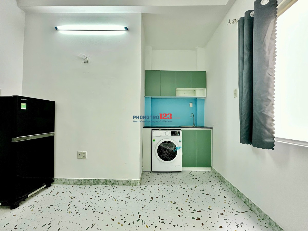 CĂN HỘ CAO CẤP FULL NỘI THẤT CỬA SỔ LỚN CÓ MÁY GIẶT RIÊNG SIÊU THOÁNG ĐOẠN ĐƯỜNG TIỆN LỢI QUA Q1