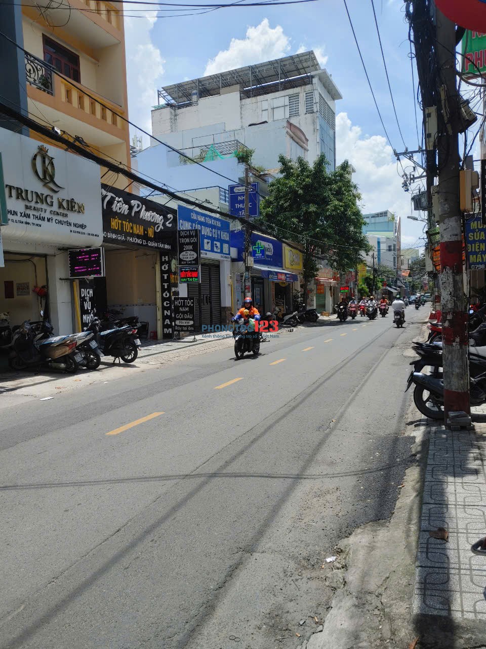 PHÒNG 16M² – ĐỦ TIỆN NGHI, RIÊNG TƯ, CÓ MÁY LẠNH , GIÁ CHỈ 2,49 TR
