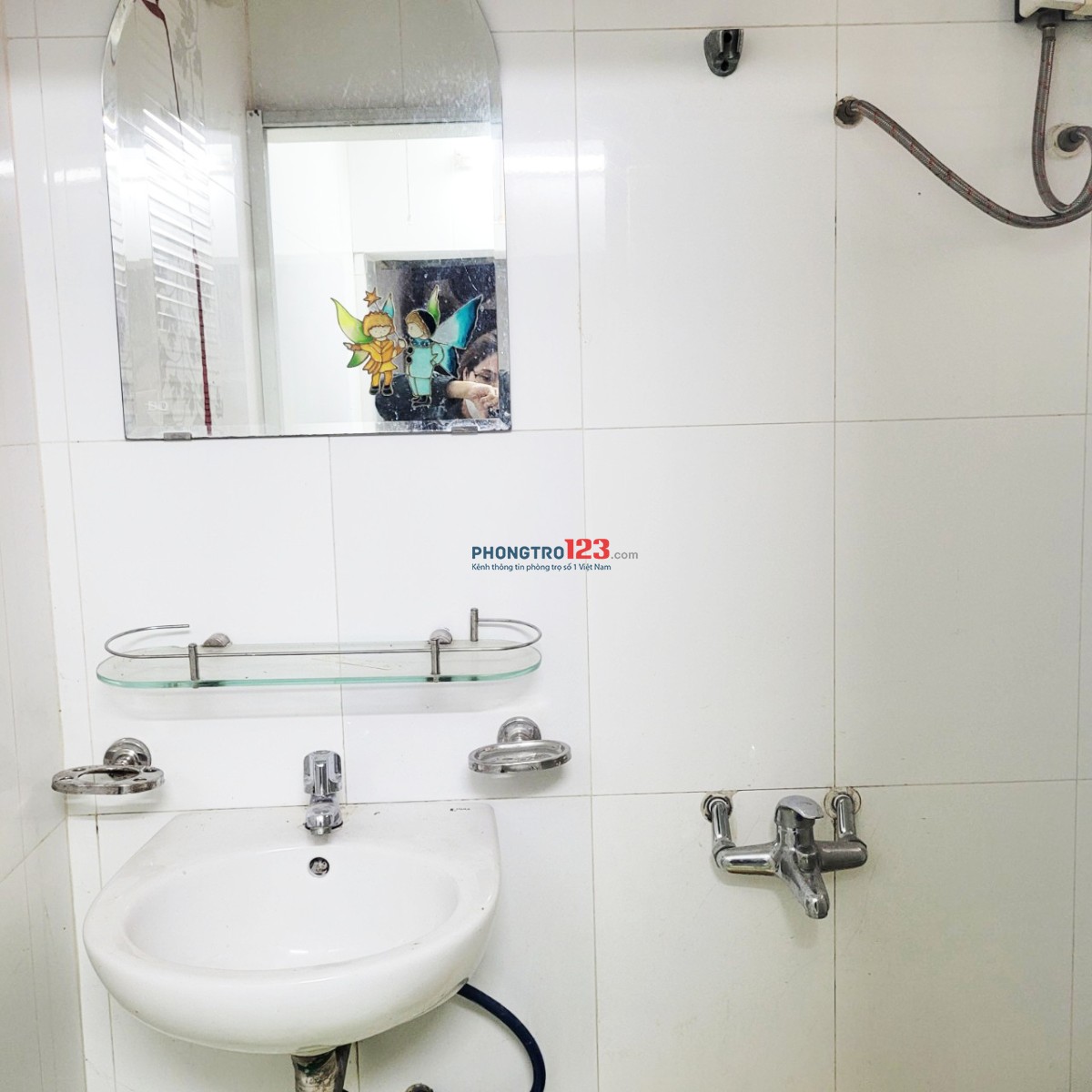PHÒNG CÓ GÁC FULL NỘI THẤT – 88 LÊ LỢI, QUẬN 1 – SÁT CHỢ BẾN THÀNH – 4,5 TRIỆU/THÁNG