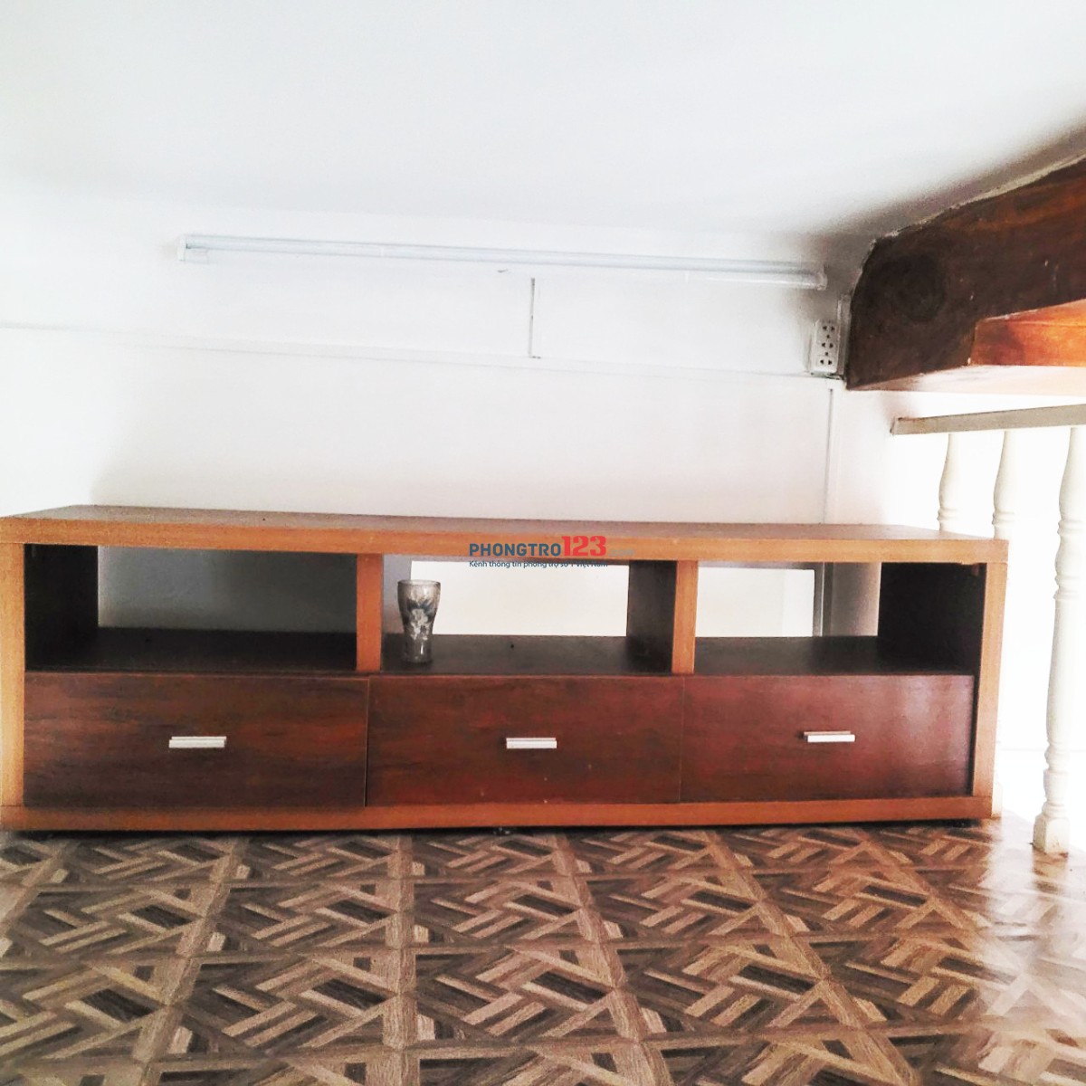 PHÒNG CÓ GÁC FULL NỘI THẤT – 88 LÊ LỢI, QUẬN 1 – SÁT CHỢ BẾN THÀNH – 4,5 TRIỆU/THÁNG