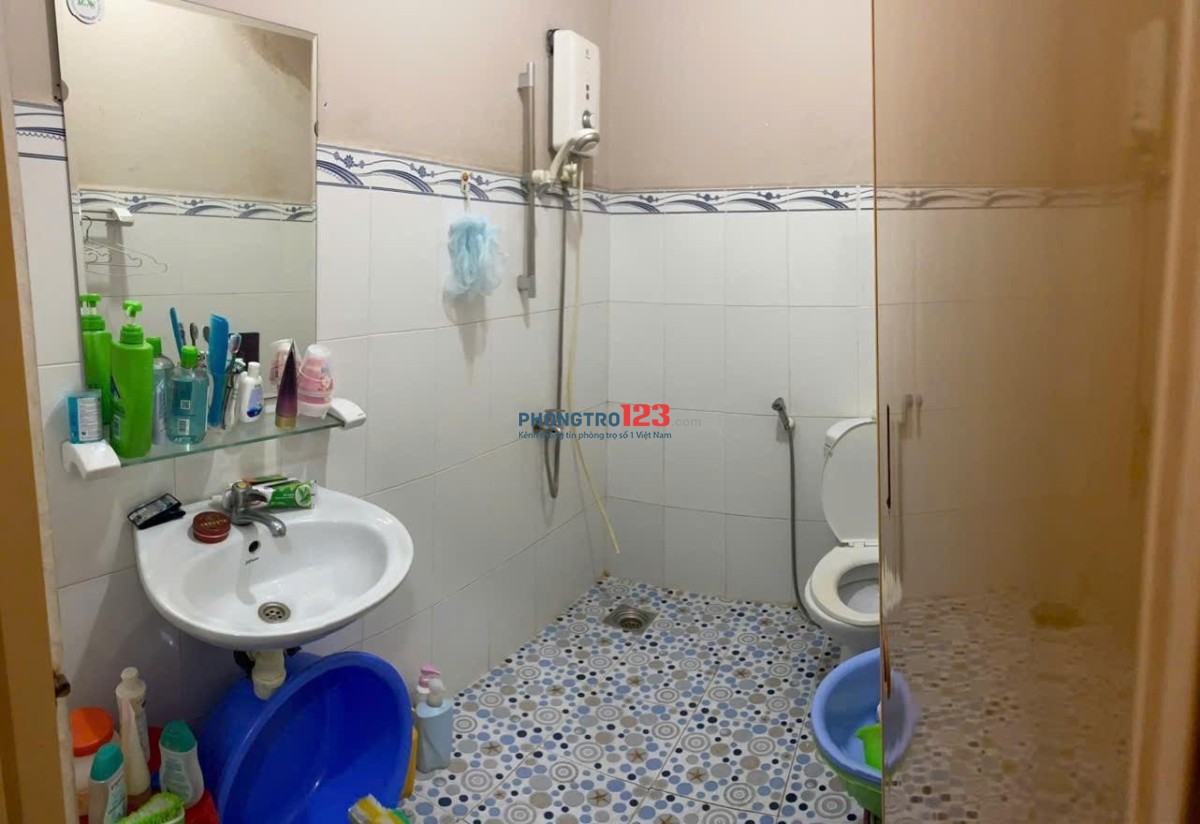 C/c Phan Xích Long căn hộ 2p ngủ, NTCB giá 10tr/tháng